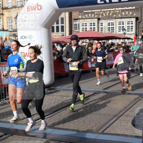05.10.2025 - 20. swb-Marathon Bremen Yannick Fuchs http://msf.ph/oto/9227088 05.10.2025 10:58:01 Ziel 9221, 9568, 9719, 10219, 10651, 10703, 10834, 10890, 10975, 11023, 11116, 11301, 11457, 11469, 11564, 11575, 11744 meine-sportfotos.de