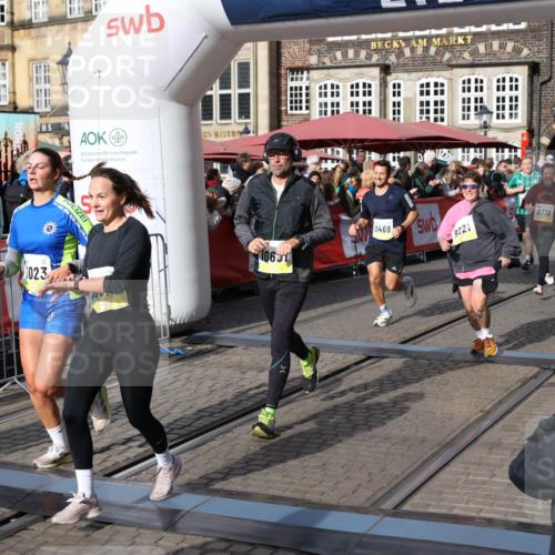 05.10.2025 - 20. swb-Marathon Bremen Yannick Fuchs http://msf.ph/oto/9227096 05.10.2025 10:58:01 Ziel 9221, 9568, 9719, 10219, 10651, 10703, 10834, 10890, 10975, 11023, 11116, 11301, 11457, 11469, 11564, 11575, 11744 meine-sportfotos.de