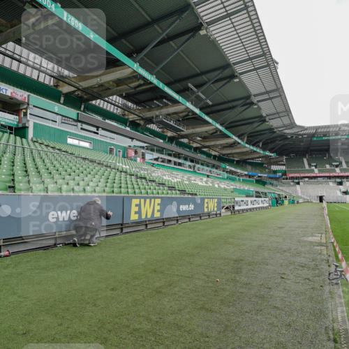 05.10.2025 - 20. swb-Marathon Bremen Michael Burmester http://msf.ph/oto/9227130 05.10.2025 11:49:09 Laufen im Stadion  meine-sportfotos.de