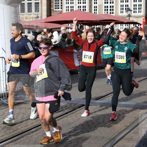 05.10.2025 - 20. swb-Marathon Bremen Yannick Fuchs http://msf.ph/oto/9227133 05.10.2025 10:58:02 Ziel 9221, 9568, 9719, 10219, 10577, 10651, 10703, 10834, 10890, 10975, 11023, 11116, 11301, 11457, 11469, 11564, 11575, 11663, 11744 meine-sportfotos.de