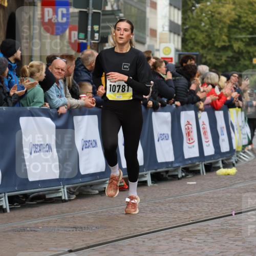 05.10.2025 - 20. swb-Marathon Bremen Strokosch-Dieckow http://msf.ph/oto/9227156 05.10.2025 10:49:47 Ziel 9218, 9369, 9452, 9696, 9761, 9889, 10159, 10346, 10781, 11091, 11749 meine-sportfotos.de