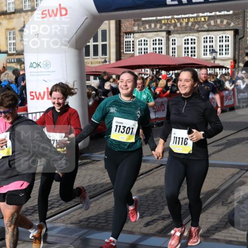05.10.2025 - 20. swb-Marathon Bremen Yannick Fuchs http://msf.ph/oto/9227163 05.10.2025 10:58:03 Ziel 9221, 9568, 9719, 10219, 10577, 10651, 10703, 10834, 10890, 10975, 11023, 11116, 11301, 11469, 11564, 11575, 11663 meine-sportfotos.de
