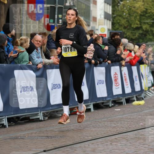 05.10.2025 - 20. swb-Marathon Bremen Strokosch-Dieckow http://msf.ph/oto/9227171 05.10.2025 10:49:47 Ziel 9218, 9369, 9452, 9696, 9761, 9889, 10159, 10346, 10781, 11091, 11749 meine-sportfotos.de
