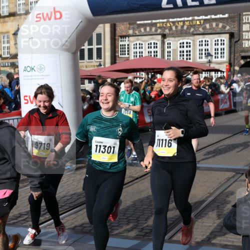05.10.2025 - 20. swb-Marathon Bremen Yannick Fuchs http://msf.ph/oto/9227173 05.10.2025 10:58:04 Ziel 9221, 9568, 9719, 10219, 10577, 10651, 10703, 10834, 10975, 11023, 11116, 11301, 11469, 11564, 11663 meine-sportfotos.de
