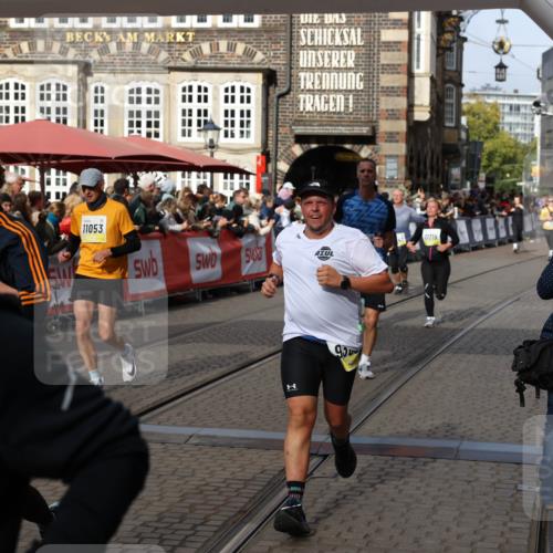 05.10.2025 - 20. swb-Marathon Bremen Yannick Fuchs http://msf.ph/oto/9227197 05.10.2025 11:01:11 Ziel 9208, 9305, 9600, 9954, 10228, 10359, 10477, 10630, 11053, 11719 meine-sportfotos.de