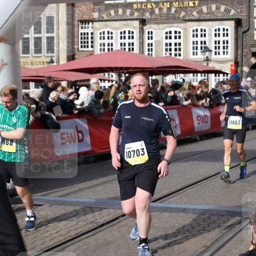 05.10.2025 - 20. swb-Marathon Bremen Yannick Fuchs http://msf.ph/oto/9227208 05.10.2025 10:58:04 Ziel 9221, 9568, 9719, 10219, 10577, 10651, 10703, 10834, 10975, 11023, 11116, 11301, 11469, 11564, 11663 meine-sportfotos.de