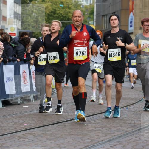 05.10.2025 - 20. swb-Marathon Bremen Strokosch-Dieckow http://msf.ph/oto/9227214 05.10.2025 10:49:48 Ziel 9218, 9369, 9452, 9696, 9761, 9889, 10159, 10346, 10781, 11091, 11749 meine-sportfotos.de
