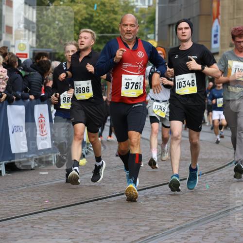 05.10.2025 - 20. swb-Marathon Bremen Strokosch-Dieckow http://msf.ph/oto/9227227 05.10.2025 10:49:48 Ziel 9218, 9369, 9452, 9696, 9761, 9889, 10159, 10346, 10781, 11091, 11749 meine-sportfotos.de