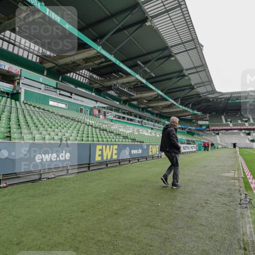 05.10.2025 - 20. swb-Marathon Bremen Michael Burmester http://msf.ph/oto/9227253 05.10.2025 11:52:02 Laufen im Stadion 1040 meine-sportfotos.de