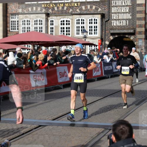 05.10.2025 - 20. swb-Marathon Bremen Yannick Fuchs http://msf.ph/oto/9227255 05.10.2025 10:58:05 Ziel 9221, 9568, 9719, 10577, 10651, 10703, 10793, 10834, 10975, 11023, 11116, 11301, 11469, 11663 meine-sportfotos.de