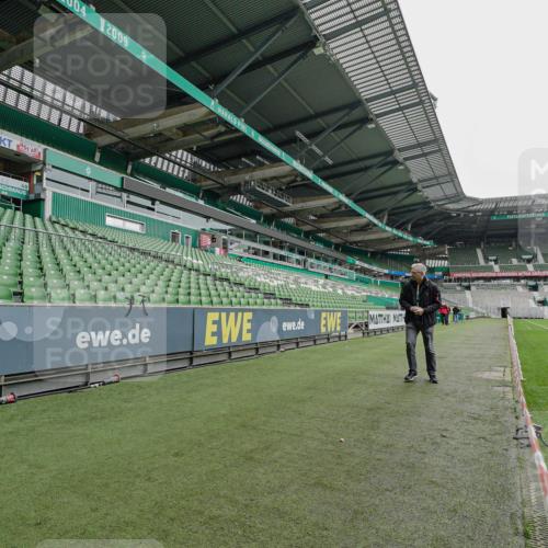 05.10.2025 - 20. swb-Marathon Bremen Michael Burmester http://msf.ph/oto/9227258 05.10.2025 11:52:04 Laufen im Stadion 1040 meine-sportfotos.de