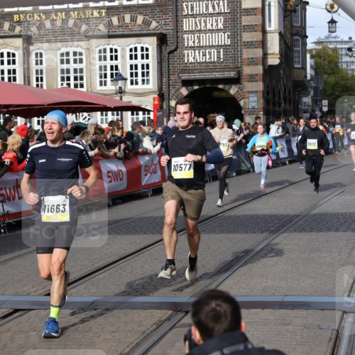 05.10.2025 - 20. swb-Marathon Bremen Yannick Fuchs http://msf.ph/oto/9227271 05.10.2025 10:58:05 Ziel 9221, 9568, 9719, 10577, 10651, 10703, 10793, 10834, 10975, 11023, 11116, 11301, 11469, 11663 meine-sportfotos.de
