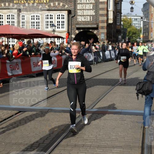 05.10.2025 - 20. swb-Marathon Bremen Yannick Fuchs http://msf.ph/oto/9227278 05.10.2025 11:01:14 Ziel 9208, 9305, 9443, 9880, 9954, 10228, 10359, 10477, 10630, 11053, 11524, 11719 meine-sportfotos.de