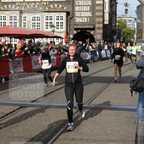 05.10.2025 - 20. swb-Marathon Bremen Yannick Fuchs http://msf.ph/oto/9227281 05.10.2025 11:01:14 Ziel 9208, 9305, 9443, 9880, 9954, 10228, 10359, 10477, 10630, 11053, 11524, 11719 meine-sportfotos.de