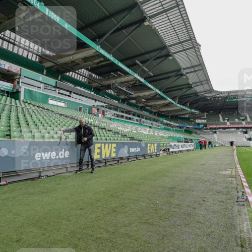 05.10.2025 - 20. swb-Marathon Bremen Michael Burmester http://msf.ph/oto/9227284 05.10.2025 11:52:12 Laufen im Stadion 1040 meine-sportfotos.de