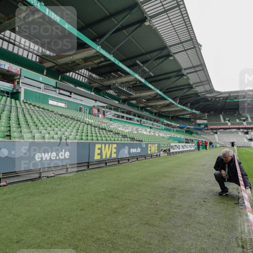 05.10.2025 - 20. swb-Marathon Bremen Michael Burmester http://msf.ph/oto/9227288 05.10.2025 11:52:17 Laufen im Stadion 1040 meine-sportfotos.de