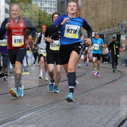 05.10.2025 - 20. swb-Marathon Bremen Strokosch-Dieckow http://msf.ph/oto/9227301 05.10.2025 10:49:49 Ziel 9218, 9369, 9696, 9761, 9889, 10159, 10346, 10781, 11091, 11642, 11749 meine-sportfotos.de