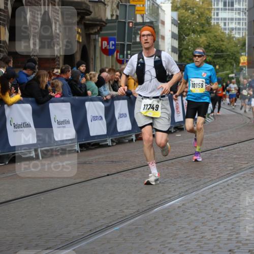 05.10.2025 - 20. swb-Marathon Bremen Strokosch-Dieckow http://msf.ph/oto/9227317 05.10.2025 10:49:53 Ziel 9369, 9693, 9696, 9761, 9803, 9889, 10159, 10346, 10543, 10946, 11091, 11642, 11749 meine-sportfotos.de