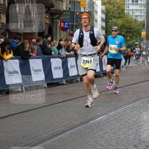05.10.2025 - 20. swb-Marathon Bremen Strokosch-Dieckow http://msf.ph/oto/9227333 05.10.2025 10:49:53 Ziel 9369, 9693, 9696, 9761, 9803, 9889, 10159, 10346, 10543, 10946, 11091, 11642, 11749 meine-sportfotos.de