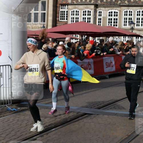 05.10.2025 - 20. swb-Marathon Bremen Yannick Fuchs http://msf.ph/oto/9227339 05.10.2025 10:58:10 Ziel 9568, 9576, 9582, 9872, 10127, 10395, 10459, 10577, 10703, 10793, 11058, 11601, 11663 meine-sportfotos.de