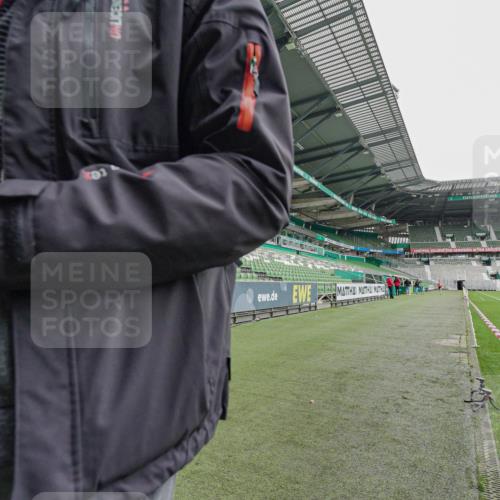05.10.2025 - 20. swb-Marathon Bremen Michael Burmester http://msf.ph/oto/9227355 05.10.2025 11:52:56 Laufen im Stadion  meine-sportfotos.de
