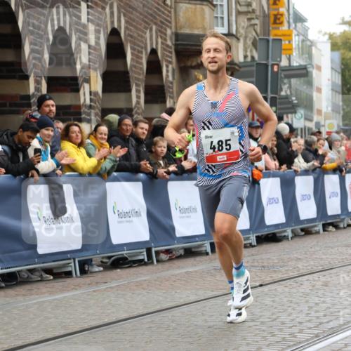 05.10.2025 - 20. swb-Marathon Bremen Strokosch-Dieckow http://msf.ph/oto/9227383 05.10.2025 12:22:08 Ziel 485 meine-sportfotos.de