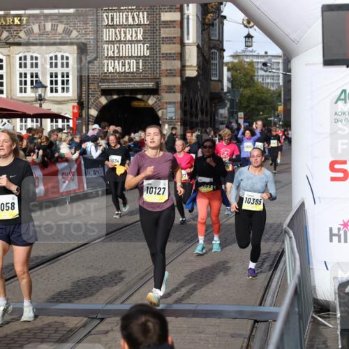 05.10.2025 - 20. swb-Marathon Bremen Yannick Fuchs http://msf.ph/oto/9227401 05.10.2025 10:58:12 Ziel 9576, 9582, 9634, 9872, 10127, 10377, 10395, 10459, 10577, 10620, 10793, 11058, 11601, 11663 meine-sportfotos.de