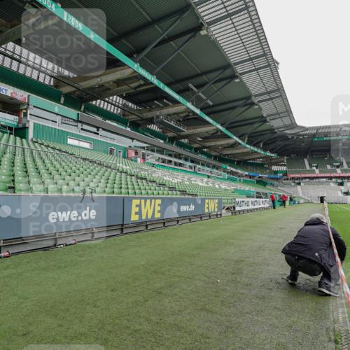 05.10.2025 - 20. swb-Marathon Bremen Michael Burmester http://msf.ph/oto/9227413 05.10.2025 11:53:28 Laufen im Stadion 408 meine-sportfotos.de