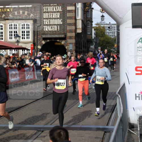 05.10.2025 - 20. swb-Marathon Bremen Yannick Fuchs http://msf.ph/oto/9227415 05.10.2025 10:58:12 Ziel 9576, 9582, 9634, 9872, 10127, 10377, 10395, 10459, 10577, 10620, 10793, 11058, 11601, 11663 meine-sportfotos.de