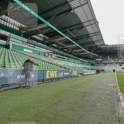 05.10.2025 - 20. swb-Marathon Bremen Michael Burmester http://msf.ph/oto/9227418 05.10.2025 11:53:34 Laufen im Stadion 408 meine-sportfotos.de