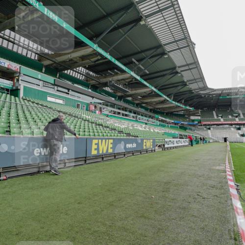 05.10.2025 - 20. swb-Marathon Bremen Michael Burmester http://msf.ph/oto/9227436 05.10.2025 11:53:42 Laufen im Stadion 408 meine-sportfotos.de