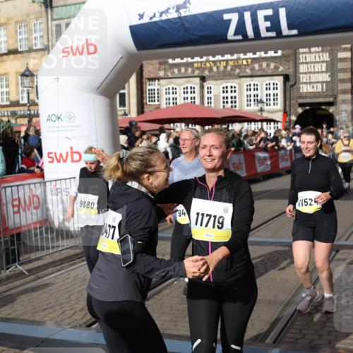 05.10.2025 - 20. swb-Marathon Bremen Yannick Fuchs http://msf.ph/oto/9227439 05.10.2025 11:01:17 Ziel 9182, 9305, 9443, 9880, 10477, 10630, 10914, 11053, 11337, 11338, 11524, 11597, 11719 meine-sportfotos.de