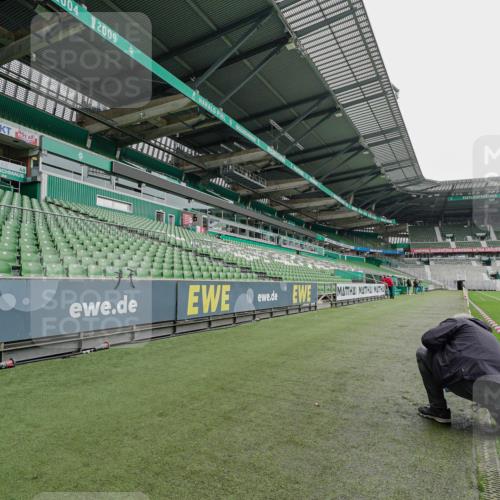 05.10.2025 - 20. swb-Marathon Bremen Michael Burmester http://msf.ph/oto/9227450 05.10.2025 11:54:10 Laufen im Stadion 408 meine-sportfotos.de