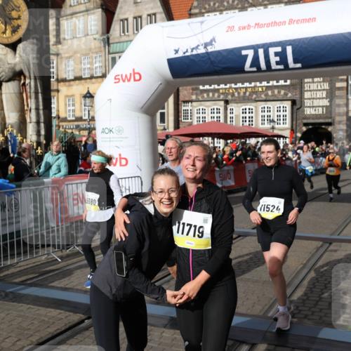 05.10.2025 - 20. swb-Marathon Bremen Yannick Fuchs http://msf.ph/oto/9227451 05.10.2025 11:01:17 Ziel 9182, 9305, 9443, 9880, 10477, 10630, 10914, 11053, 11337, 11338, 11524, 11597, 11719 meine-sportfotos.de