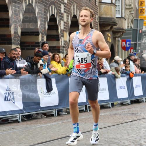 05.10.2025 - 20. swb-Marathon Bremen Strokosch-Dieckow http://msf.ph/oto/9227464 05.10.2025 12:22:08 Ziel 485 meine-sportfotos.de
