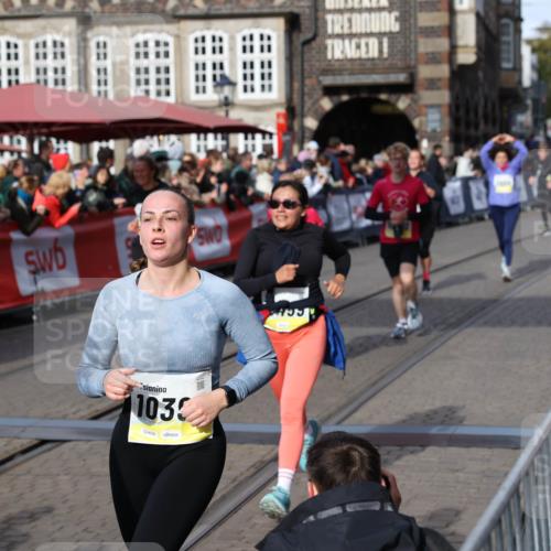 05.10.2025 - 20. swb-Marathon Bremen Yannick Fuchs http://msf.ph/oto/9227470 05.10.2025 10:58:14 Ziel 9576, 9582, 9634, 9872, 10127, 10377, 10395, 10398, 10459, 10620, 10793, 11058, 11601, 11608 meine-sportfotos.de