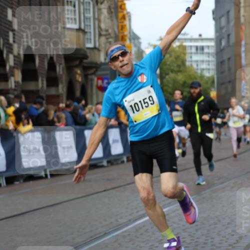 05.10.2025 - 20. swb-Marathon Bremen Strokosch-Dieckow http://msf.ph/oto/9227473 05.10.2025 10:49:56 Ziel 9676, 9693, 9803, 10159, 10543, 10868, 10946, 11642, 11749 meine-sportfotos.de