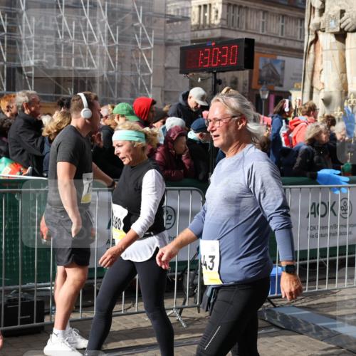 05.10.2025 - 20. swb-Marathon Bremen Yannick Fuchs http://msf.ph/oto/9227482 05.10.2025 11:01:19 Ziel 9182, 9443, 9613, 9880, 10477, 10544, 10630, 10762, 10914, 11337, 11338, 11524, 11597, 11719 meine-sportfotos.de
