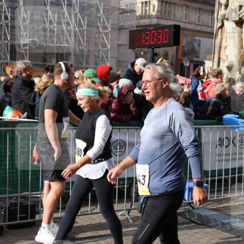 05.10.2025 - 20. swb-Marathon Bremen Yannick Fuchs http://msf.ph/oto/9227486 05.10.2025 11:01:20 Ziel 9182, 9443, 9613, 9880, 10477, 10544, 10762, 10914, 11337, 11338, 11524, 11597, 11680, 11719 meine-sportfotos.de