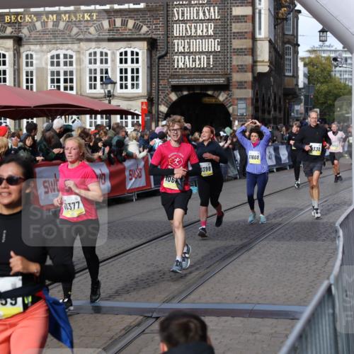 05.10.2025 - 20. swb-Marathon Bremen Yannick Fuchs http://msf.ph/oto/9227494 05.10.2025 10:58:15 Ziel 9330, 9576, 9582, 9634, 9872, 10127, 10377, 10395, 10398, 10459, 10620, 10793, 11058, 11601, 11608 meine-sportfotos.de