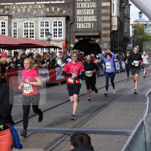 05.10.2025 - 20. swb-Marathon Bremen Yannick Fuchs http://msf.ph/oto/9227507 05.10.2025 10:58:15 Ziel 9330, 9576, 9582, 9634, 9872, 10127, 10377, 10395, 10398, 10459, 10620, 10793, 11058, 11601, 11608 meine-sportfotos.de