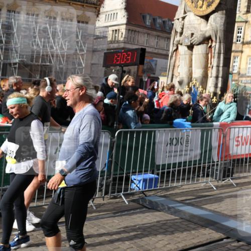 05.10.2025 - 20. swb-Marathon Bremen Yannick Fuchs http://msf.ph/oto/9227509 05.10.2025 11:01:20 Ziel 9182, 9443, 9613, 9880, 10477, 10544, 10762, 10914, 11337, 11338, 11524, 11597, 11680, 11719 meine-sportfotos.de