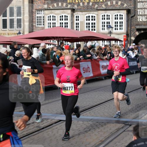 05.10.2025 - 20. swb-Marathon Bremen Yannick Fuchs http://msf.ph/oto/9227522 05.10.2025 10:58:16 Ziel 9330, 9576, 9582, 9634, 9872, 10127, 10377, 10395, 10398, 10459, 10620, 11058, 11601, 11608 meine-sportfotos.de