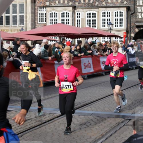 05.10.2025 - 20. swb-Marathon Bremen Yannick Fuchs http://msf.ph/oto/9227526 05.10.2025 10:58:16 Ziel 9330, 9576, 9582, 9634, 9872, 10127, 10377, 10395, 10398, 10459, 10620, 11058, 11601, 11608 meine-sportfotos.de