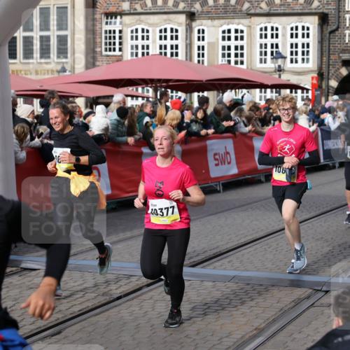 05.10.2025 - 20. swb-Marathon Bremen Yannick Fuchs http://msf.ph/oto/9227536 05.10.2025 10:58:16 Ziel 9330, 9576, 9582, 9634, 9872, 10127, 10377, 10395, 10398, 10459, 10620, 11058, 11601, 11608 meine-sportfotos.de