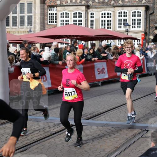 05.10.2025 - 20. swb-Marathon Bremen Yannick Fuchs http://msf.ph/oto/9227538 05.10.2025 10:58:16 Ziel 9330, 9576, 9582, 9634, 9872, 10127, 10377, 10395, 10398, 10459, 10620, 11058, 11601, 11608 meine-sportfotos.de