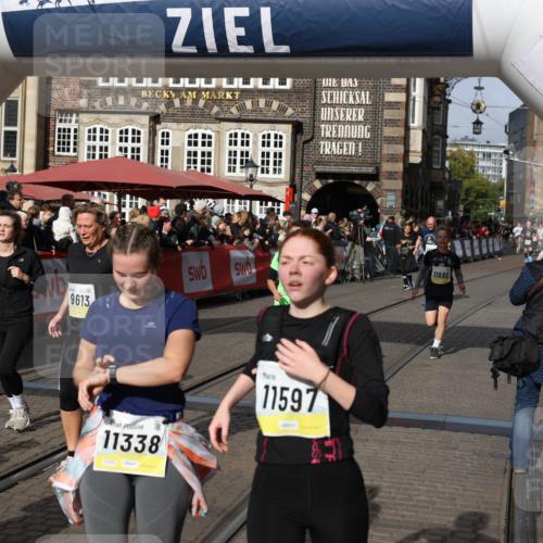 05.10.2025 - 20. swb-Marathon Bremen Yannick Fuchs http://msf.ph/oto/9227569 05.10.2025 11:01:22 Ziel 9182, 9443, 9613, 9880, 10544, 10762, 10914, 11337, 11338, 11524, 11597, 11680 meine-sportfotos.de