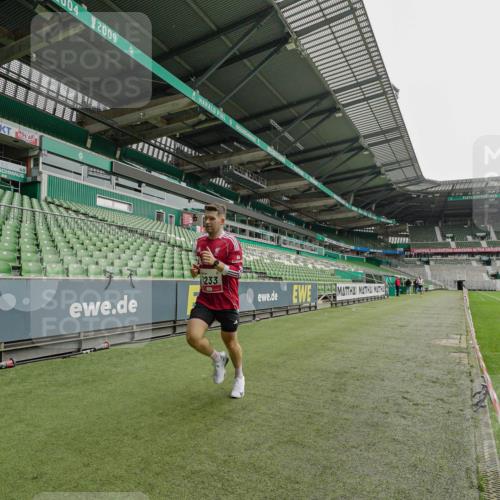 05.10.2025 - 20. swb-Marathon Bremen Michael Burmester http://msf.ph/oto/9227596 05.10.2025 12:05:53 Laufen im Stadion 680, 1233 meine-sportfotos.de