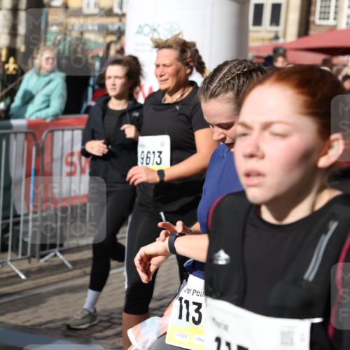 05.10.2025 - 20. swb-Marathon Bremen Yannick Fuchs http://msf.ph/oto/9227607 05.10.2025 11:01:23 Ziel 9182, 9613, 9925, 10544, 10762, 10914, 11337, 11338, 11597, 11680 meine-sportfotos.de