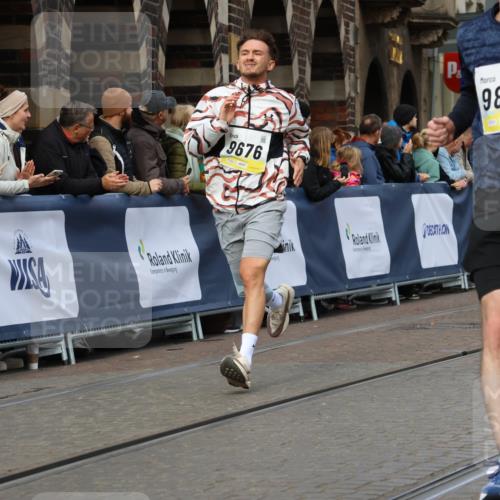 05.10.2025 - 20. swb-Marathon Bremen Strokosch-Dieckow http://msf.ph/oto/9227609 05.10.2025 10:50:03 Ziel 9485, 9645, 9676, 9693, 9787, 9803, 10246, 10543, 10868, 11104, 11208, 11288, 11295, 11621 meine-sportfotos.de
